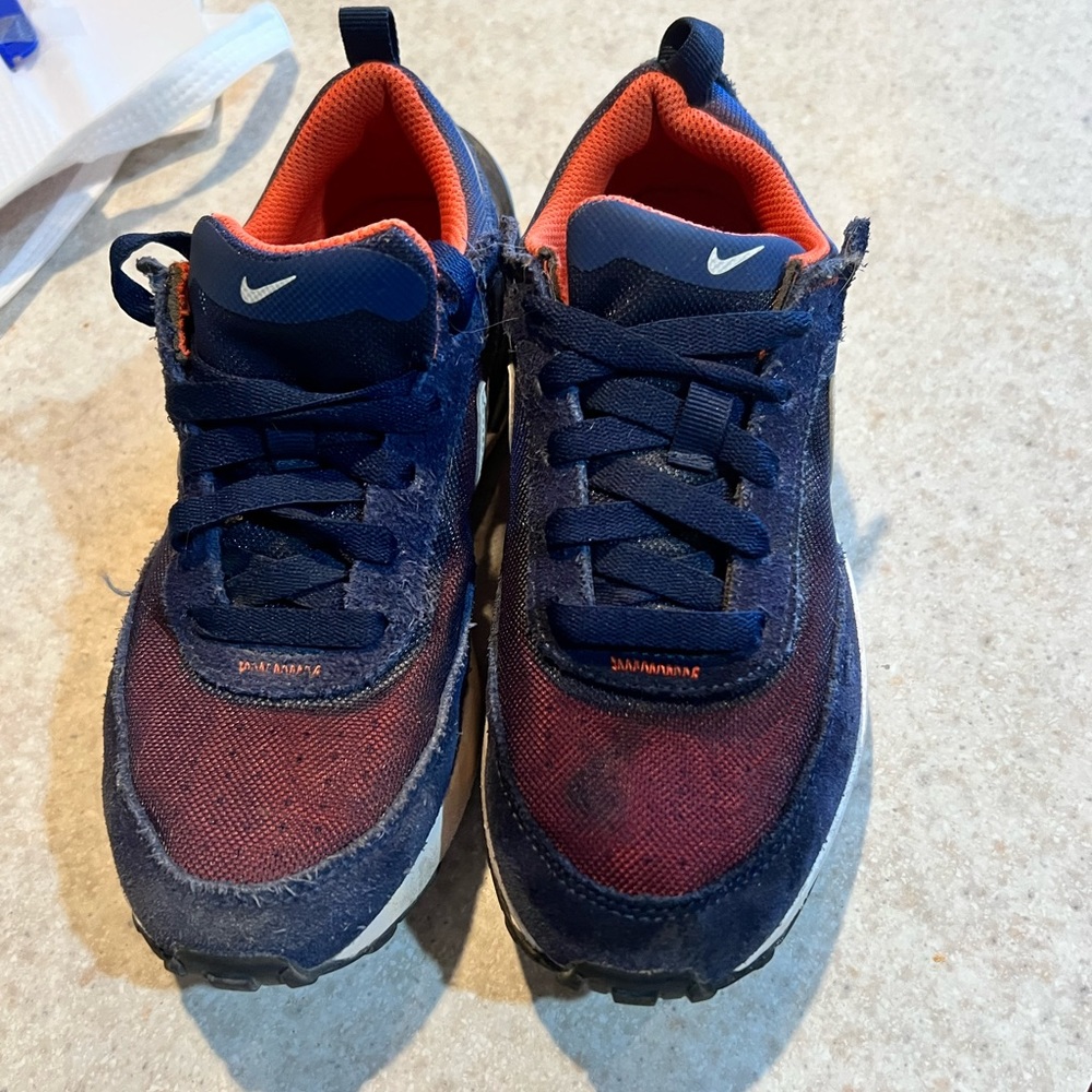 Nike Kids Waffle One -Mesh lace up size 2